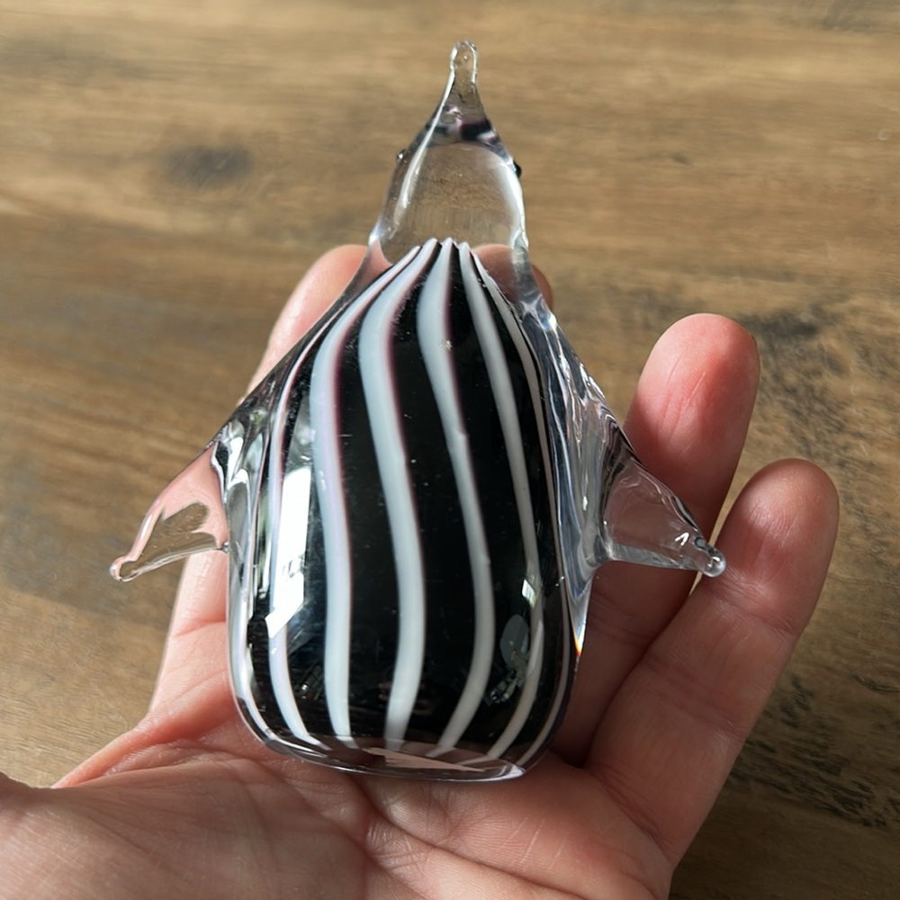 Vintage Blown Glass Penguin Figurine Paperweight - Picture 5 of 5